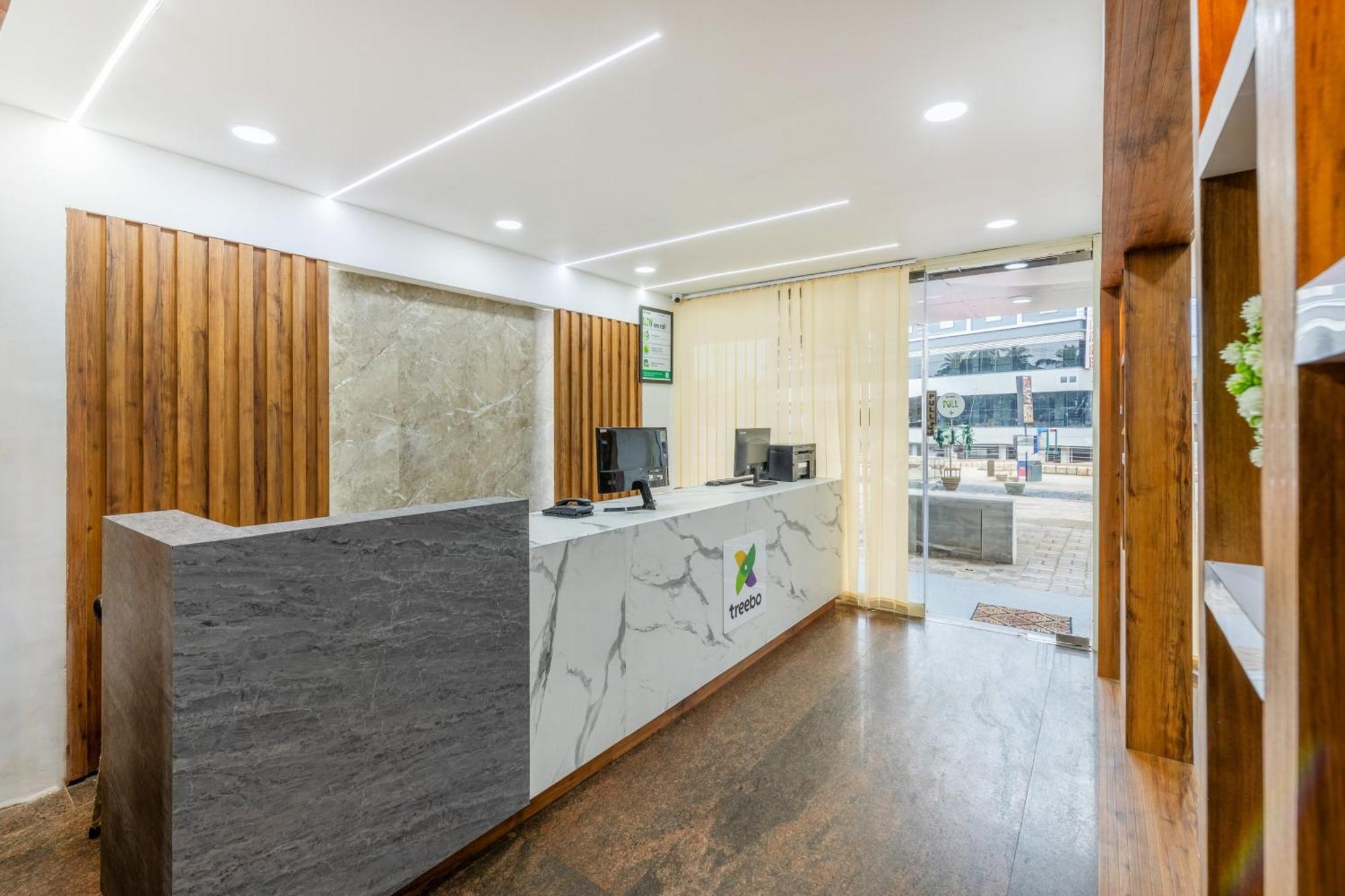 Treebo Sky City Grand, 5 Min From Mangalore Airport Bagian luar foto